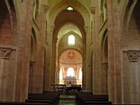 Gourdon, Eglise romane Notre-Dame de l'Assomption, nef et choeur (01)